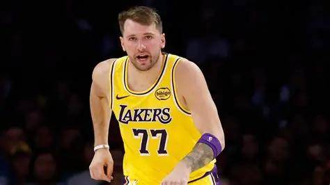 关于风云突变法兰克福今夜状态回暖东契奇连续十场比赛得分超过爆冷，网友：上海久事围绕亚冠防线松动的信息